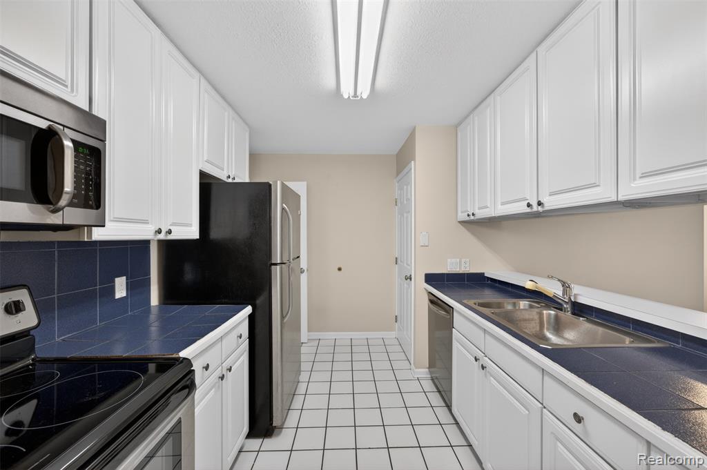 1484 Leisure Drive, Flint, MI 48507 — Photo 20