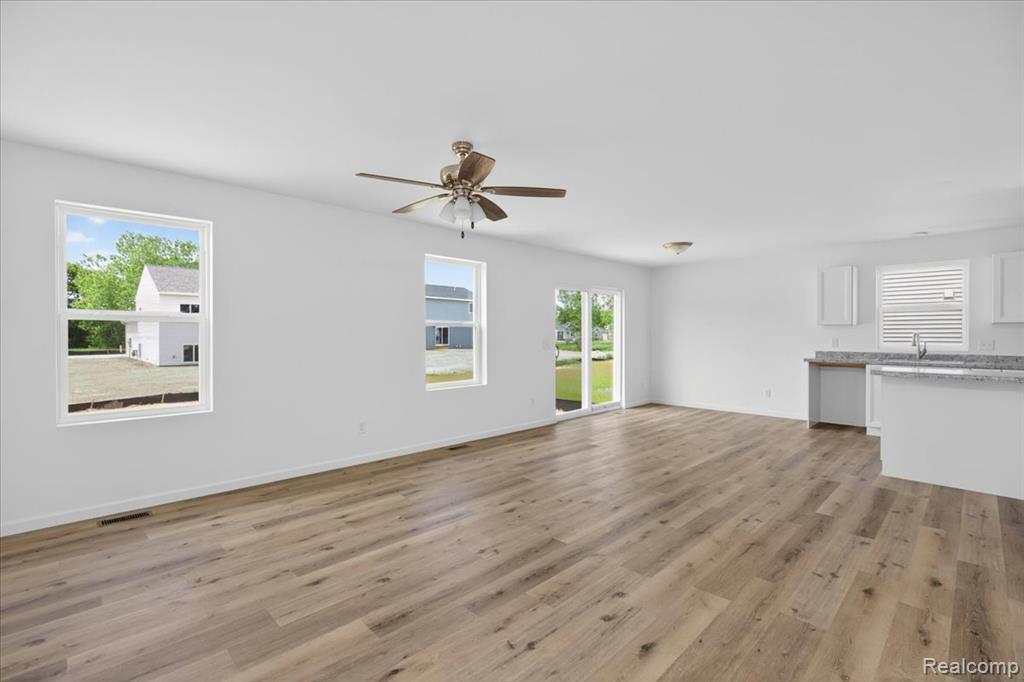 3150 Daisy Way, Burton, MI 48519 — Photo 3