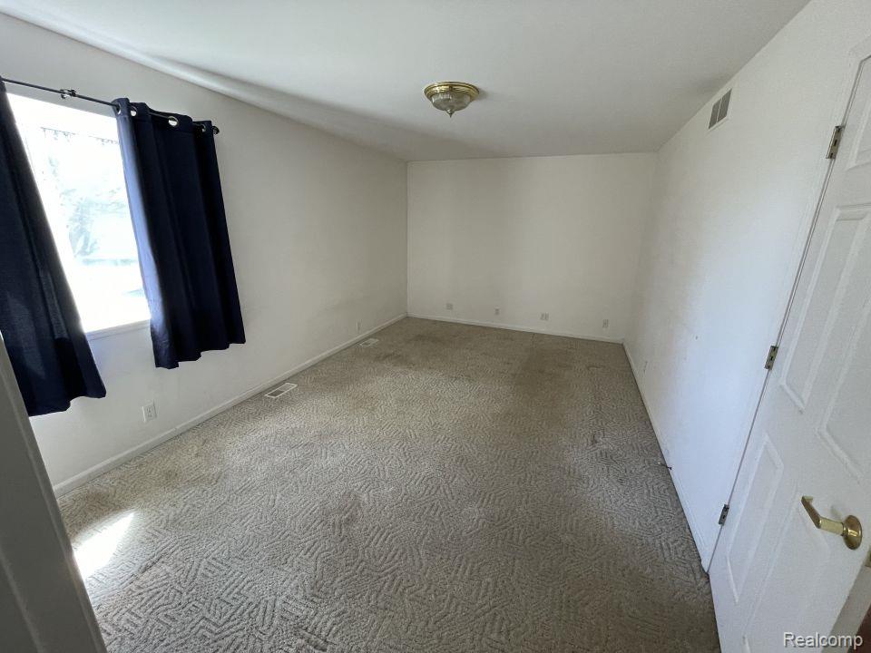 10183 HAWTHORNE Circle, Goodrich Vlg, MI — Photo 9