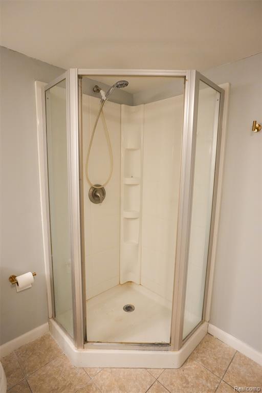 5783 Williamsburg Court, Waterford, MI 48327 — Photo 46