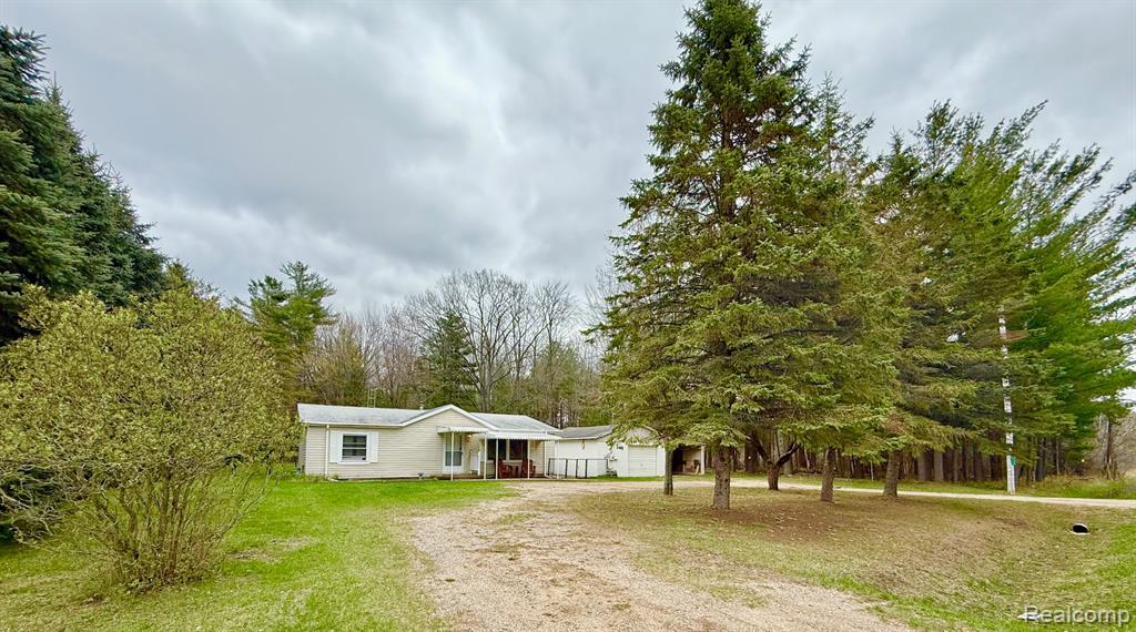 1851 S Loxley Road, Houghton Lake, MI 48629 — Photo 3