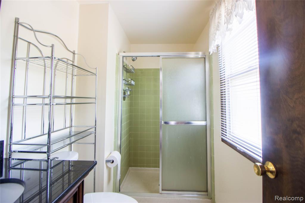 5502 Whitehaven Drive, Troy, MI 48085 — Photo 8