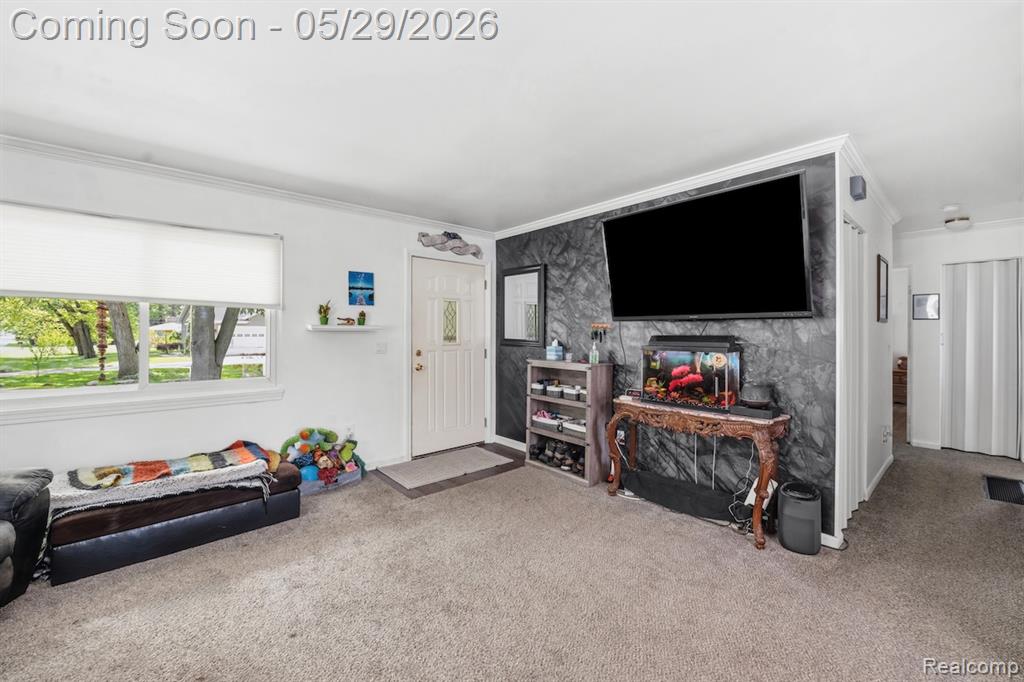 588 Illinois Street, Howell, MI 48843 — Photo 4