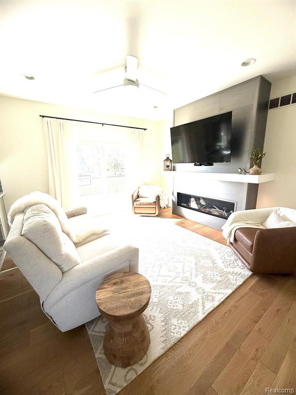 7975 COLLEEN Drive, Fowlerville, MI 48836 — Photo 16