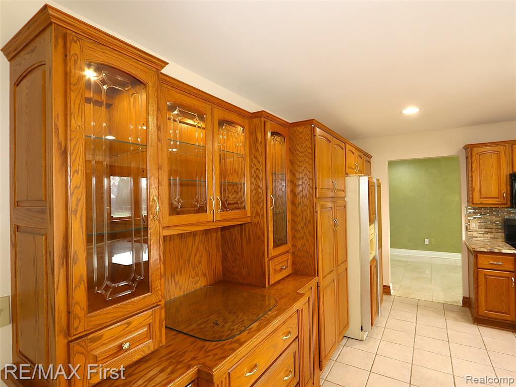 42429 Royal Lane, Clinton Twp, MI 48038 — Photo 9