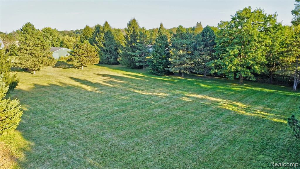2290 Silver Fox Run, Holly, MI 48442 — Photo 55