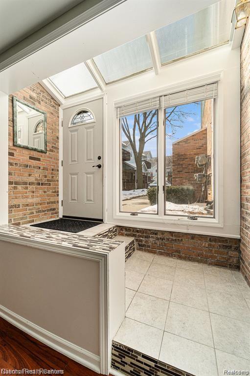 164 PINEWOOD Drive, Plymouth, MI 48170 — Photo 3