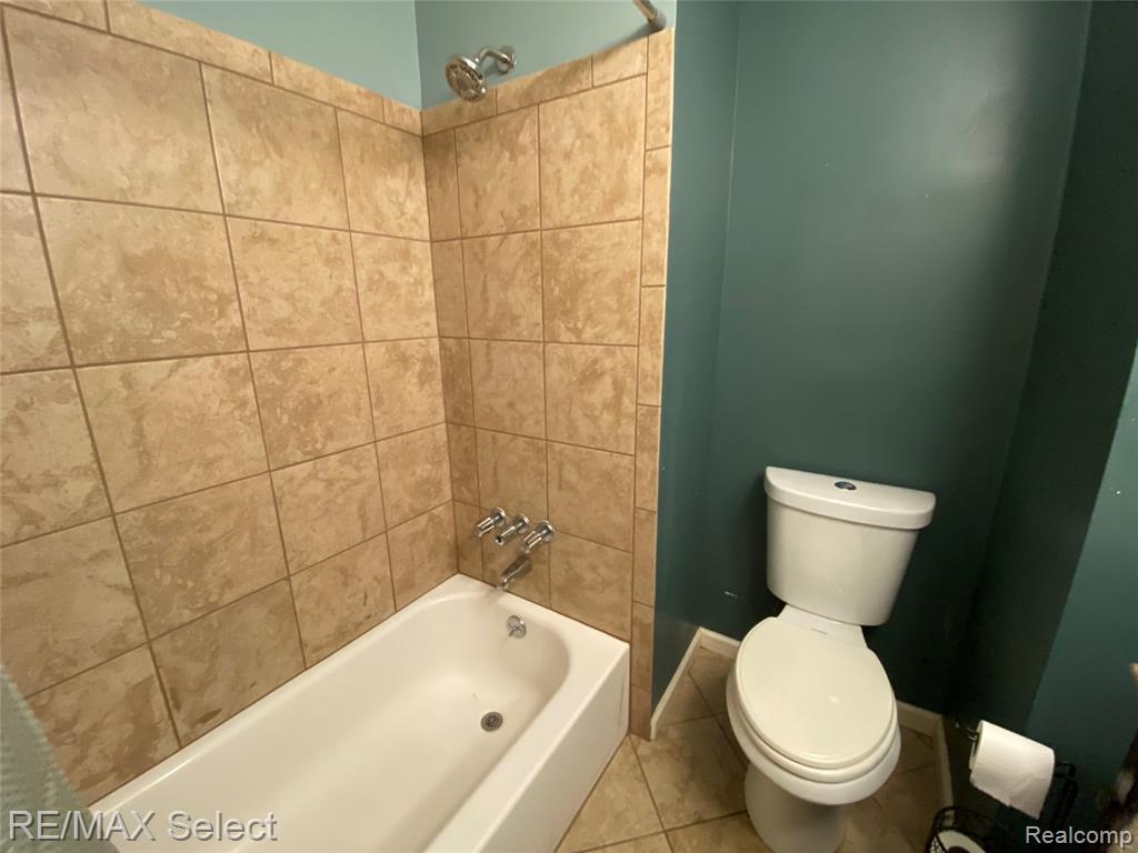 607 W Girard Avenue, Madison Heights, MI 48071 — Photo 21