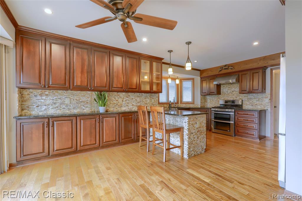 43274 Hillsboro Drive, Clinton Twp, MI 48038 — Photo 10