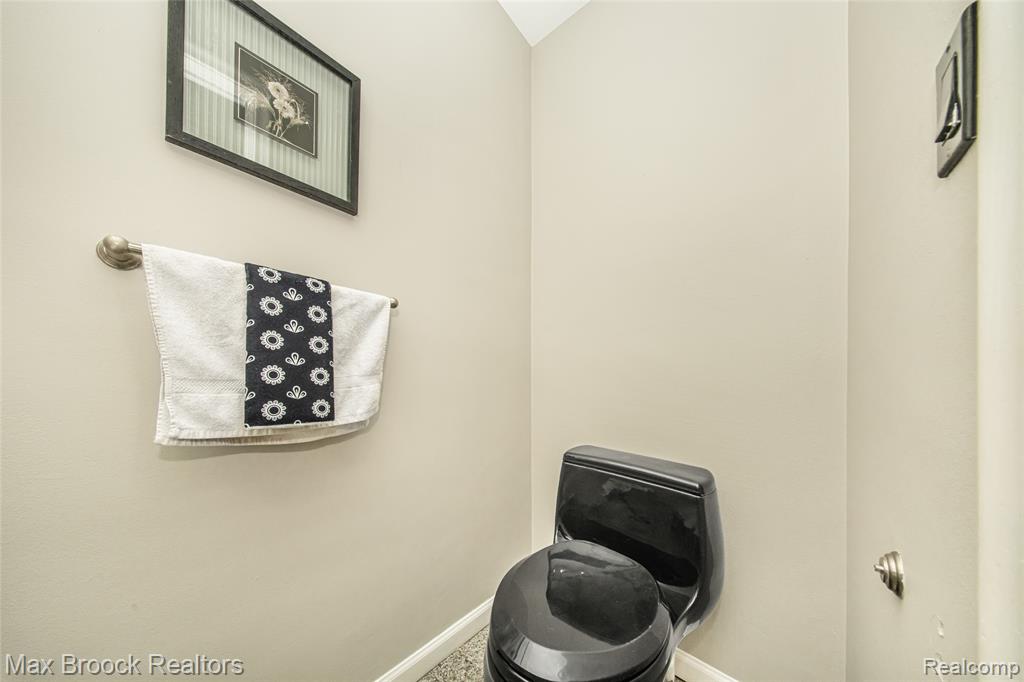6730 Halyard Road, Bloomfield Hills, MI 48301 — Photo 24