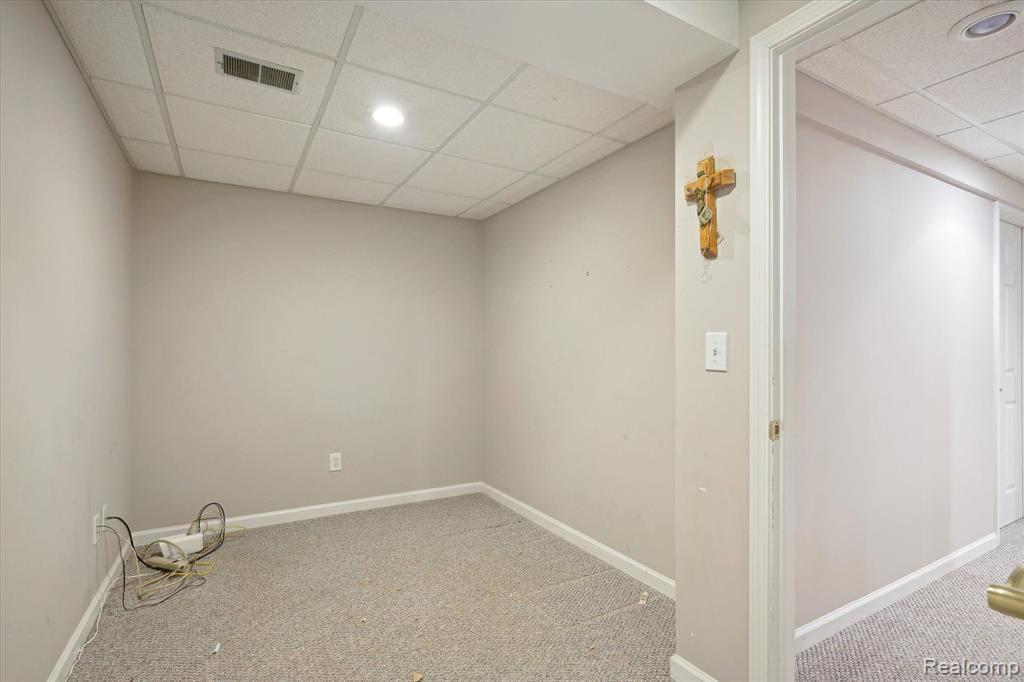 4747 WINDBERRY Lane, Milford, MI 48380 — Photo 32