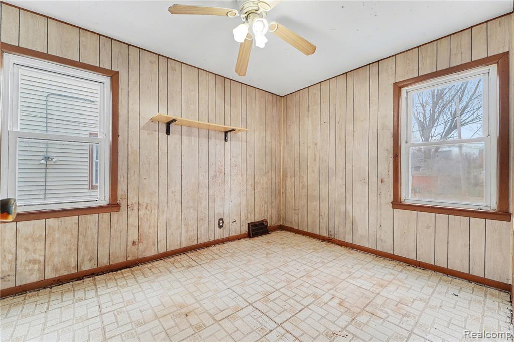 4537 Winifred Street, Wayne, MI 48184 — Photo 9