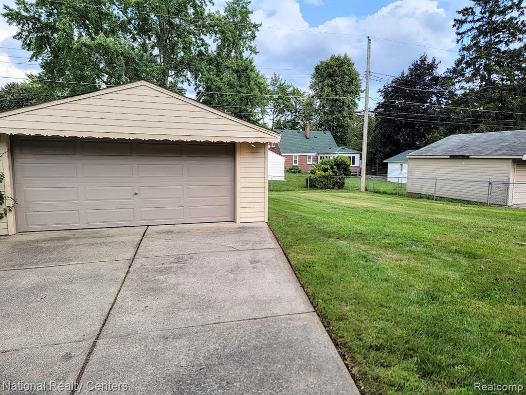 9968 Cavell Street, Livonia, MI 48150 — Photo 23