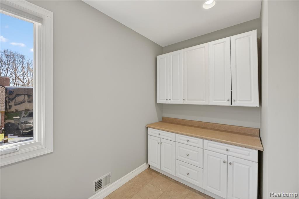 2591 Overbrook, Highland, MI — Photo 33