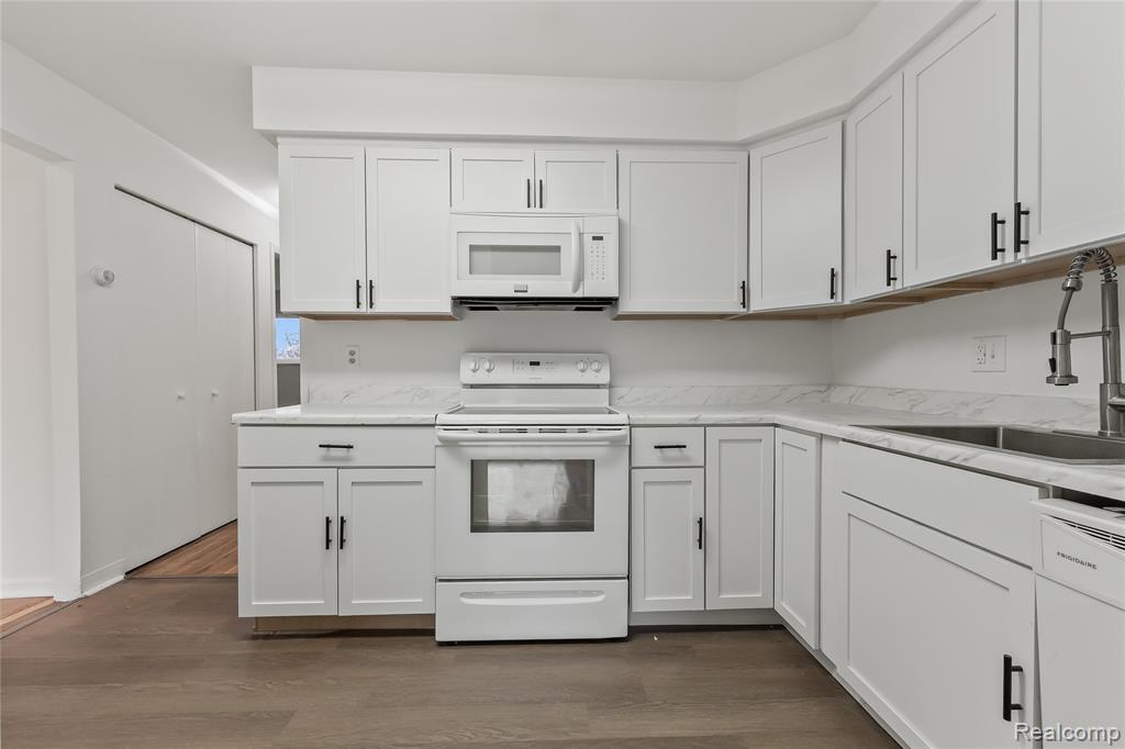 100 W Hickory Grove Road, A2, Bloomfield Hills, MI 48304 — Photo 7