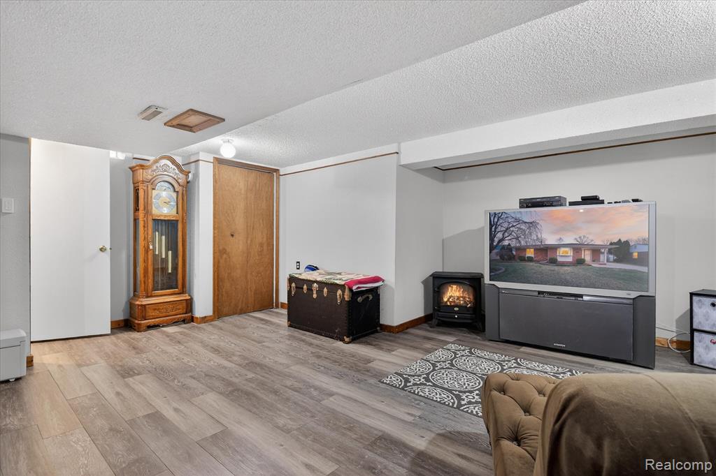 19523 Plumwoode Court, Brownstown, MI 48183 — Photo 31