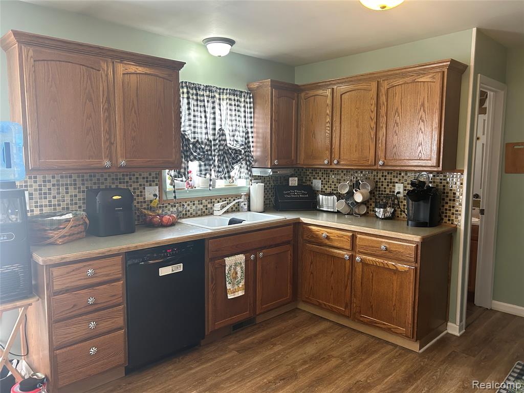 10150 Sharp Road, Swartz Creek, MI 48473 — Photo 7