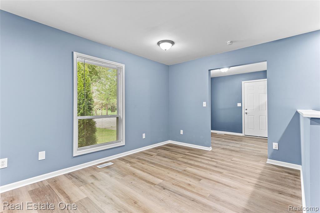 2509 Golden Shores Drive, Fenton, MI 48430 — Photo 6