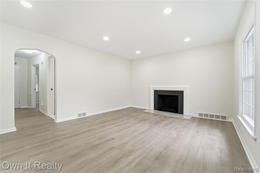 15490 Warwick Street, Detroit, MI 48223 — Photo 6