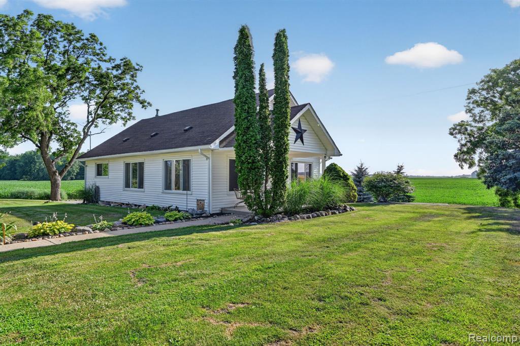 3658 Newburg Road, Bancroft, MI 48414 — Photo 5