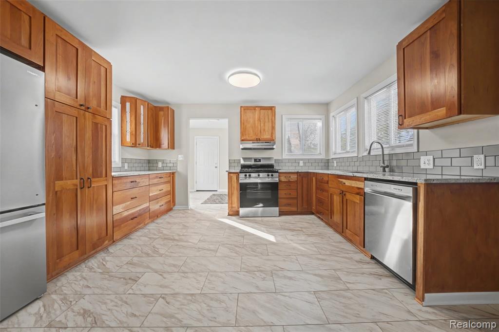 15087 N Holly Road, Holly, MI 48442 — Photo 10