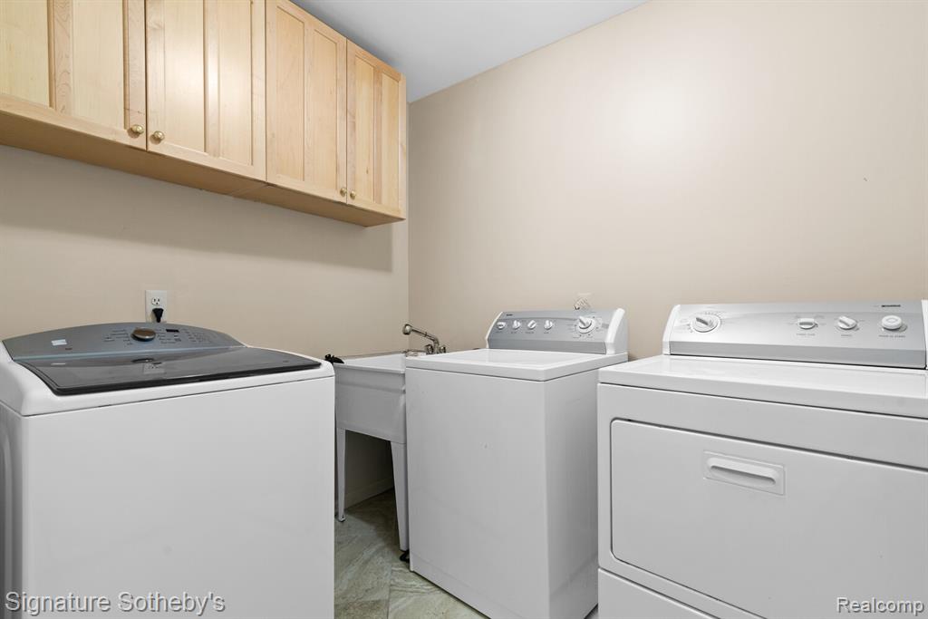 6710 WESTPOINTE Drive, Troy, MI 48085 — Photo 16