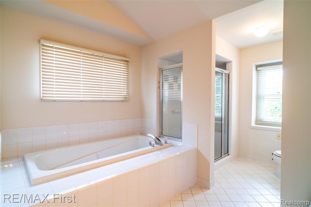 4798 WALNUT CREEK Drive, West Bloomfield, MI — Photo 36