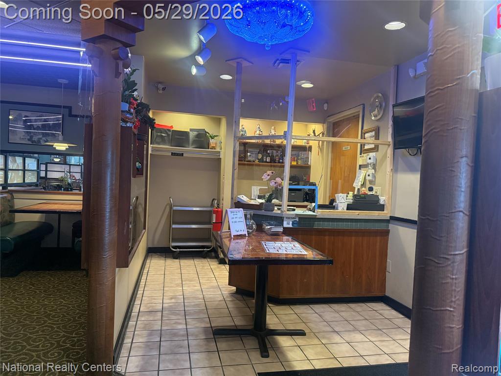 6257 W Orchard Lake Road E, West Bloomfield, MI — Photo 9