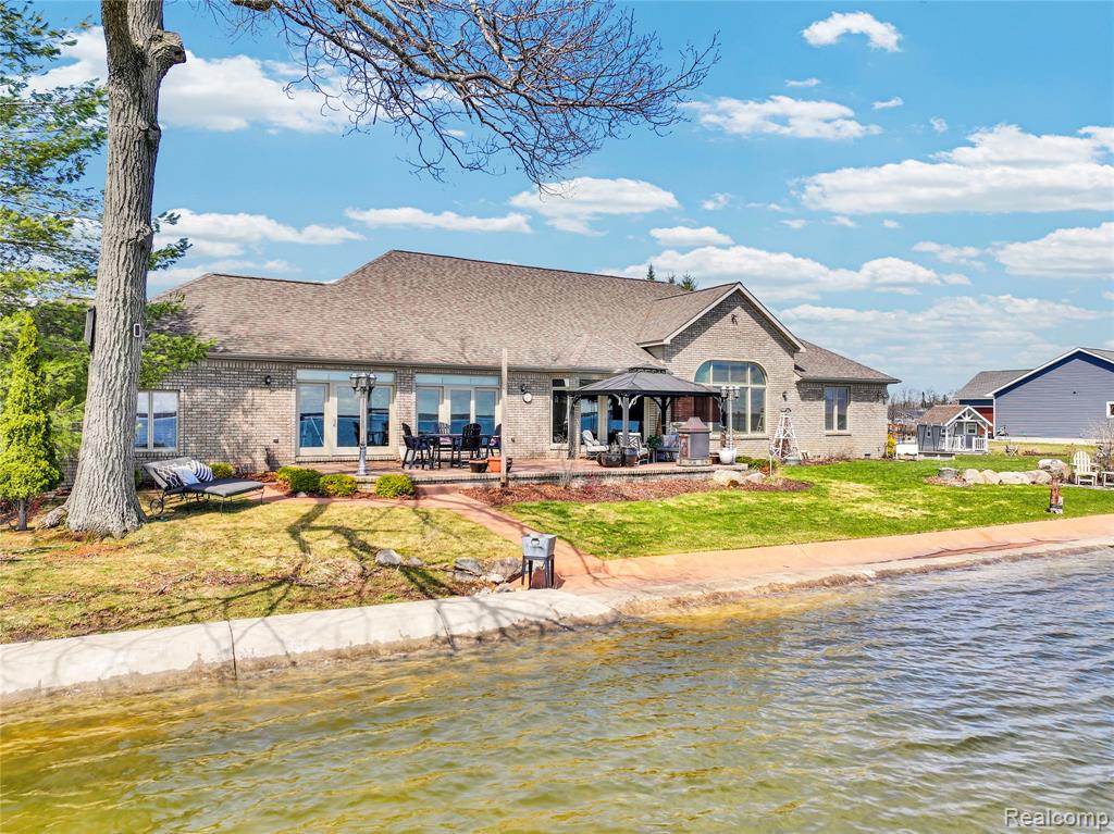 130 Whites Court, Houghton Lake, MI, 48629