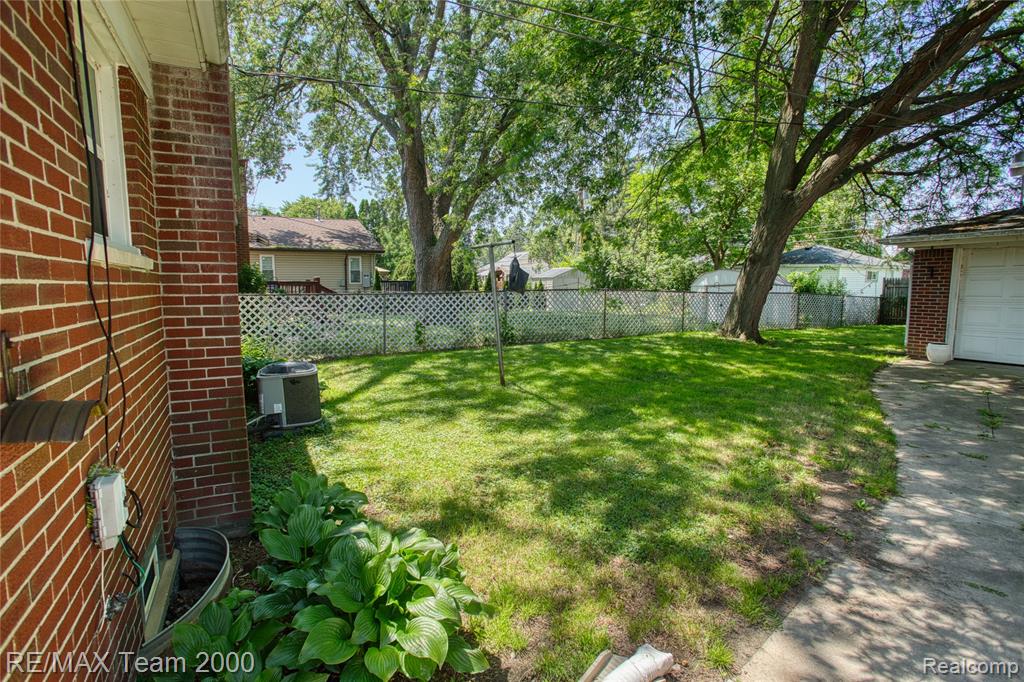 7475 Fenton Street, Dearborn Heights, MI 48127 — Photo 7