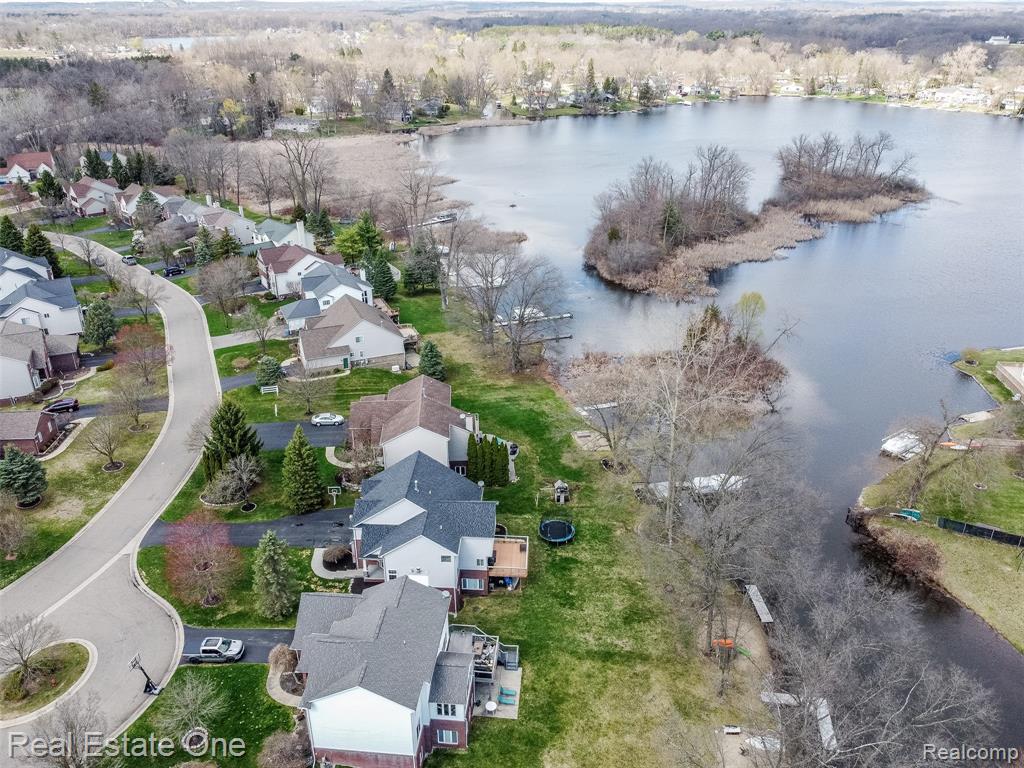 5716 Lancaster Lane, Commerce Twp, MI 48382 — Photo 6