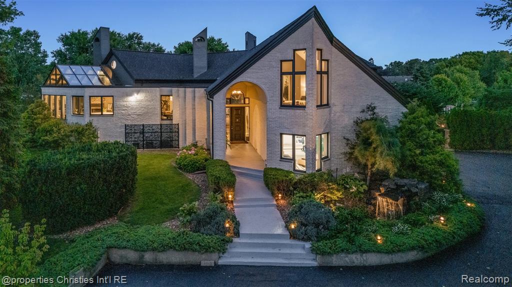 4912 Oakwood Court, Commerce Twp, MI 48382 — Photo 22