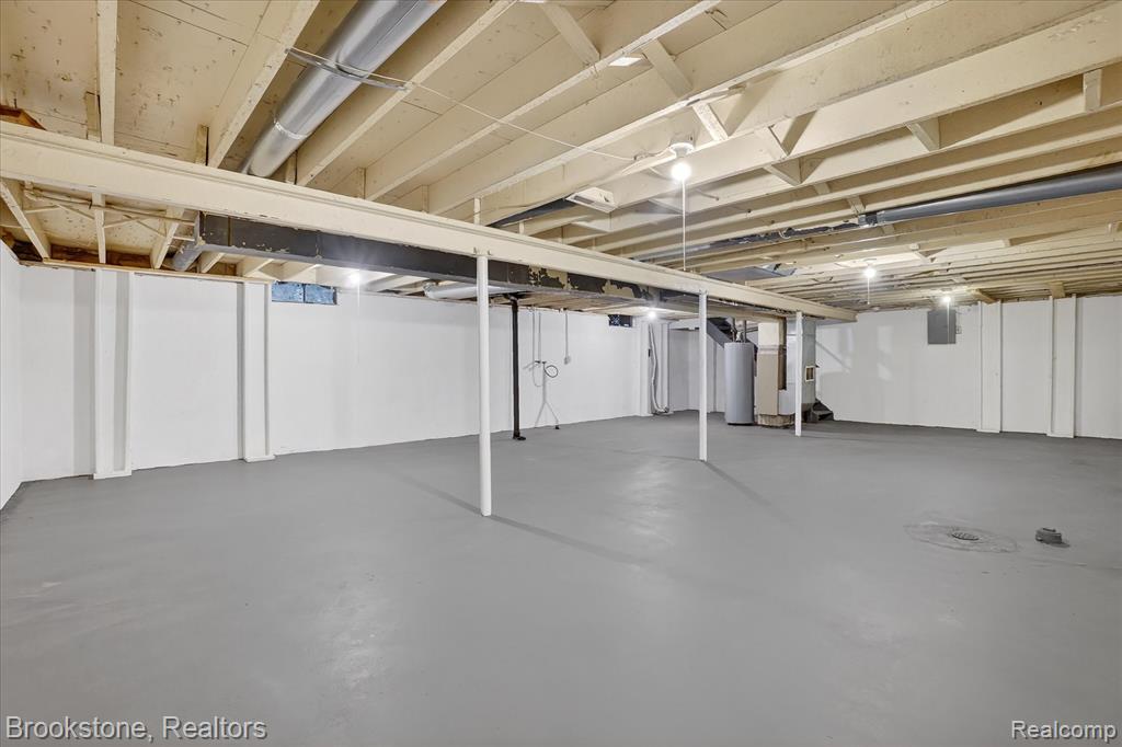 5050 Carnegie Street, Saginaw, MI 48601 — Photo 17