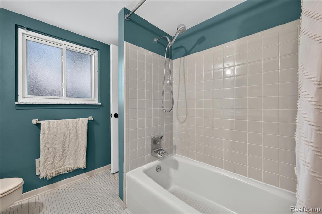 6646 Yarborough Drive, Utica, MI 48316 — Photo 29