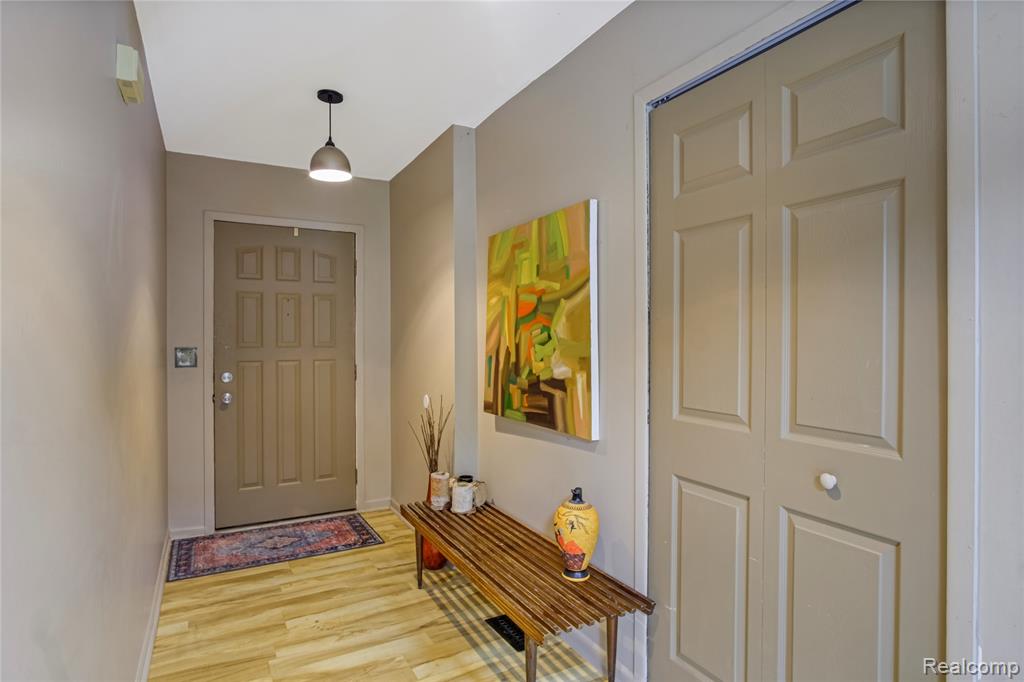 7878 Charrington Drive, Canton, MI 48187 — Photo 5
