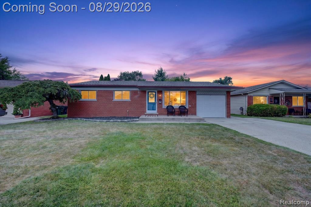11739 Falcon Drive, Sterling Heights, MI 48313