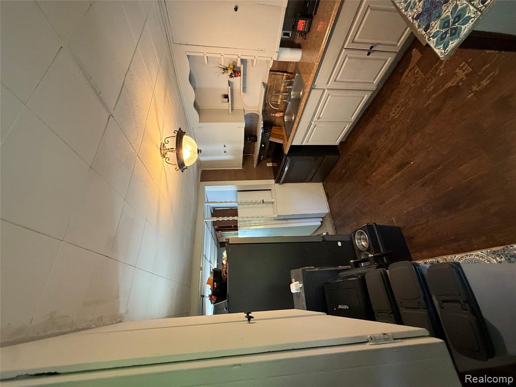 808 Broadway Avenue, Owosso, MI 48867 — Photo 3