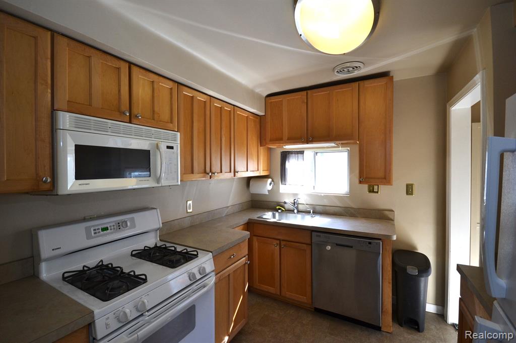 4082 ROYAL Avenue, Berkley, MI 48072 — Photo 10