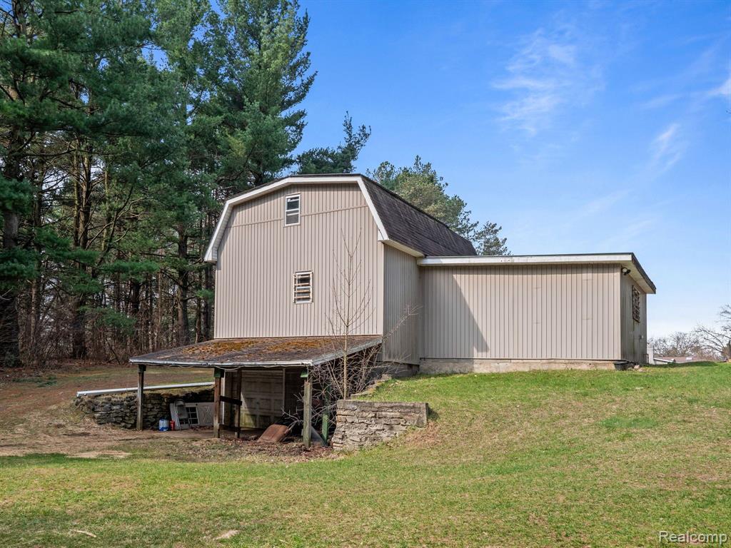 707 PINE TREE Road, Lake Orion, MI 48362 — Photo 36