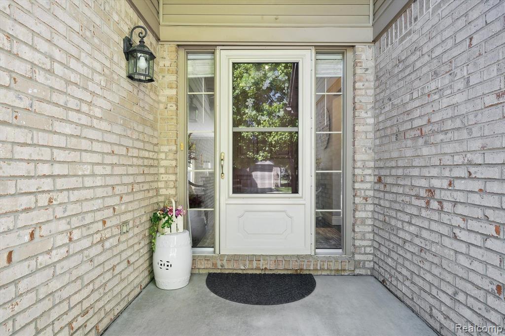 22270 QUAIL RUN Circle, 2, South Lyon, MI 48178 — Photo 4