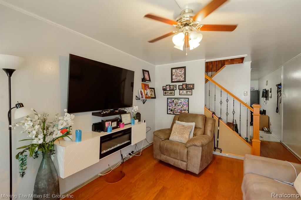 709 Estrada Drive, Belleville, MI 48111 — Photo 3