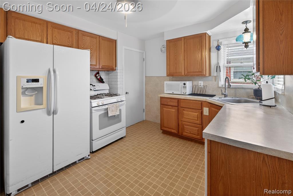 30242 Taylor Street, Saint Clair Shores, MI 48082 — Photo 6
