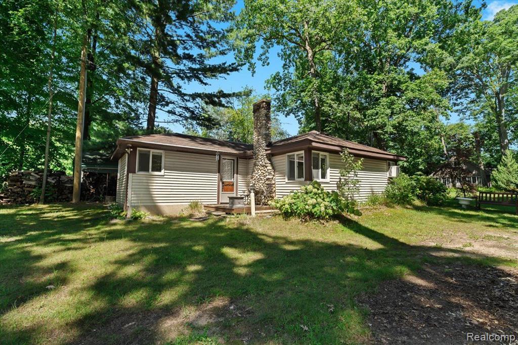220 ELLSWORTH LAKE Drive, Gregory, MI 48137 — Photo 18