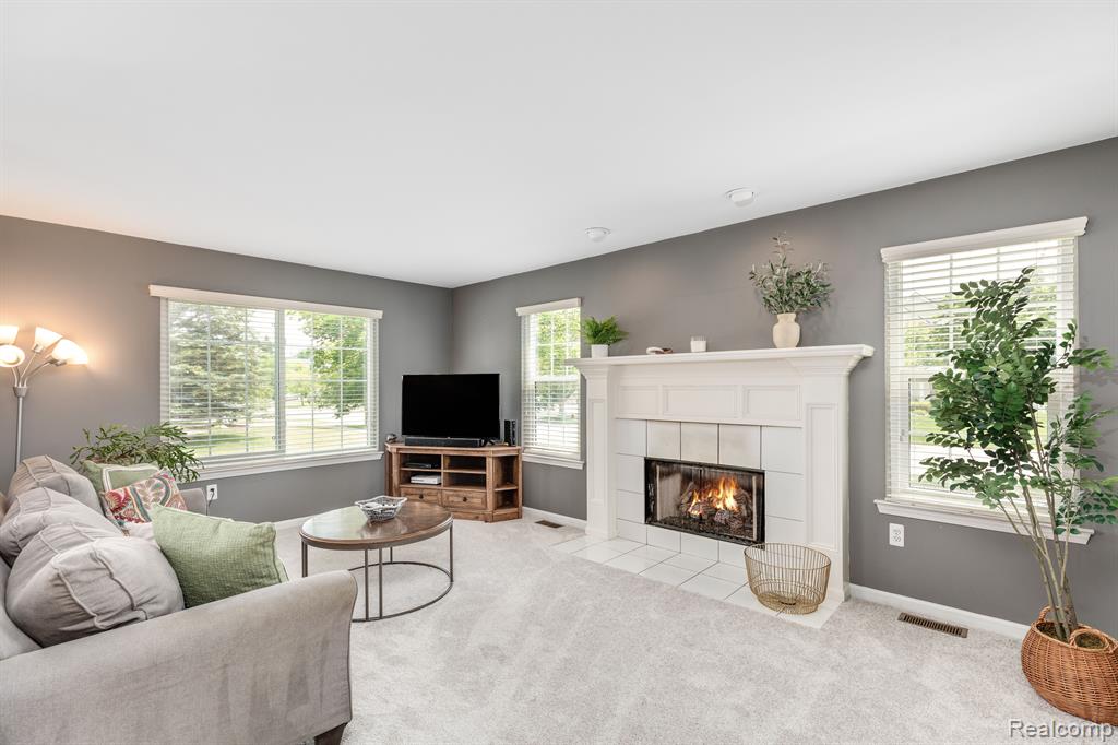 1018 SHETLAND Drive, South Lyon, MI 48178 — Photo 11