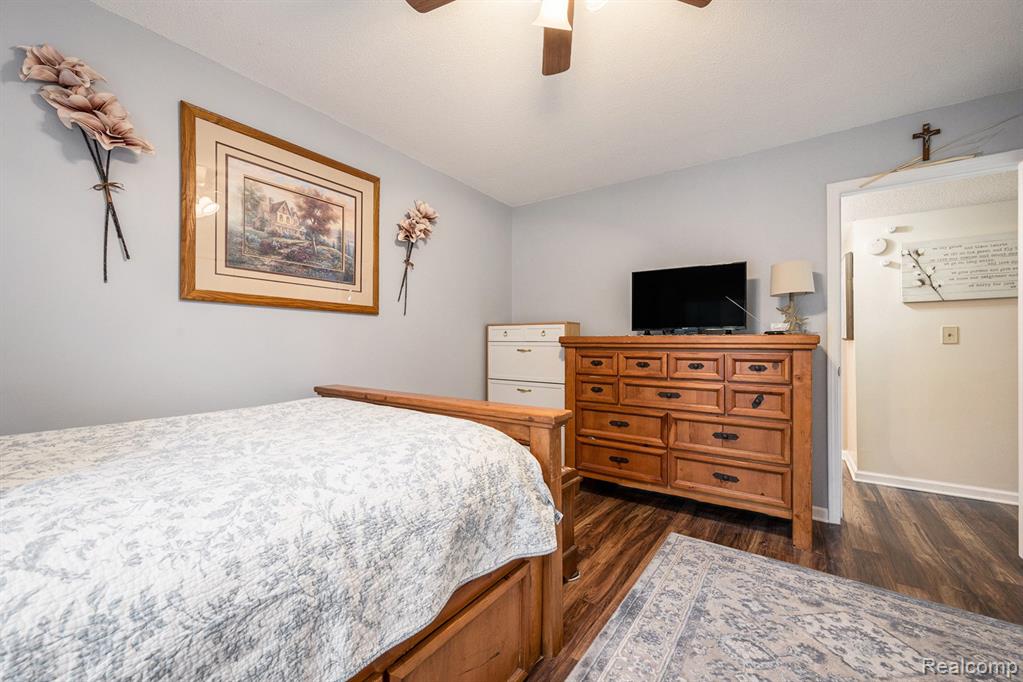 35912 Ann Arbor Trail, Livonia, MI 48150 — Photo 17