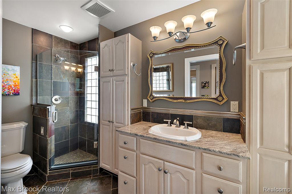 3642 Orchard Lake Road, West Bloomfield, MI 48324 — Photo 16