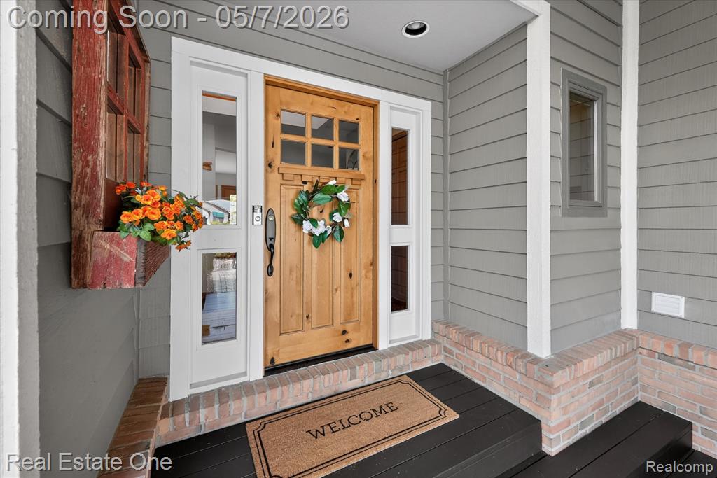 38967 Holsworth Court, Farmington, MI 48331 — Photo 6