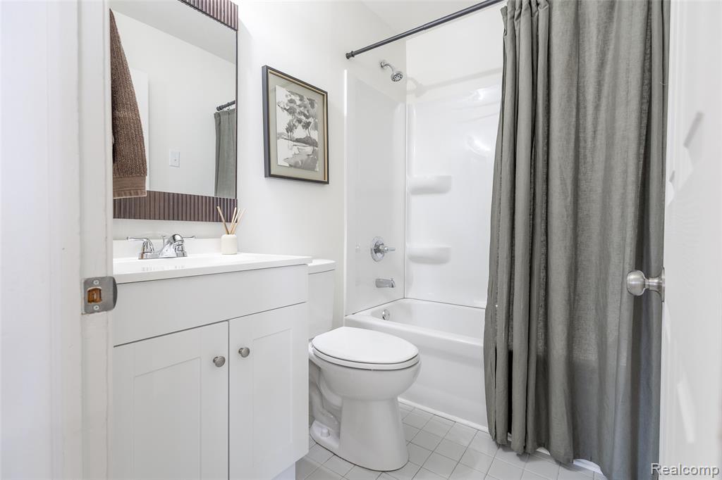 4679 Mayfair Street, Dearborn Heights, MI 48125 — Photo 11
