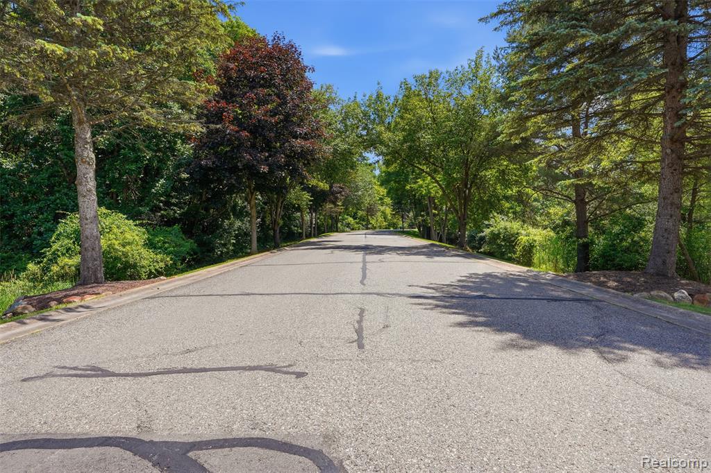 5336 Urbana Drive, Brighton, MI 48116 — Photo 38