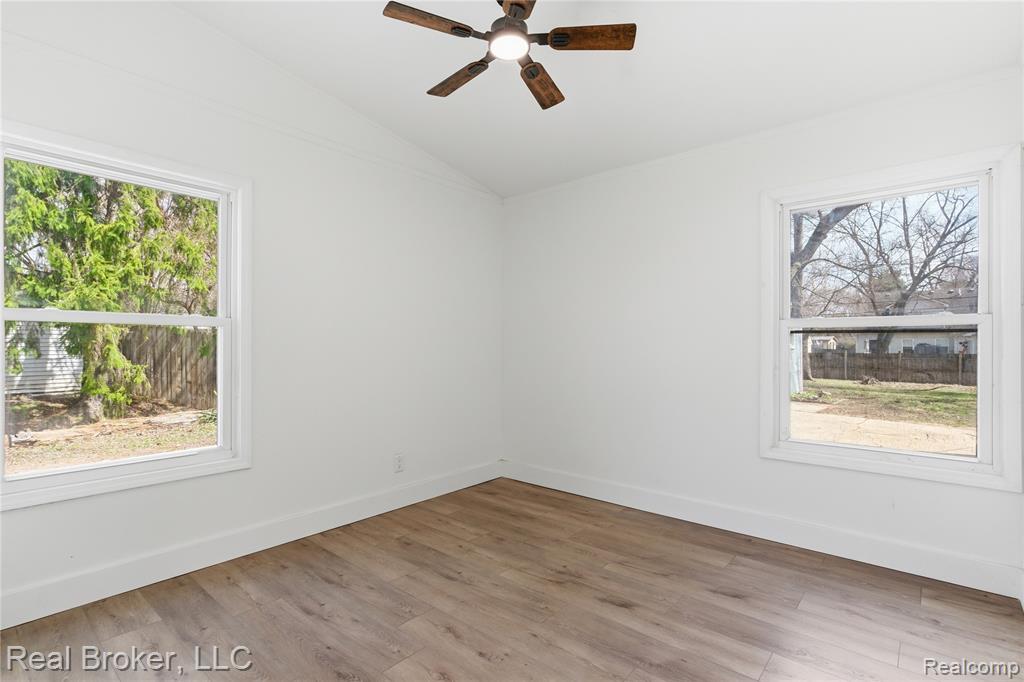 6351 Beth, Brighton, MI 48116 — Photo 8